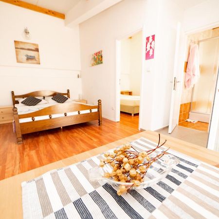 Guesthouse Lastavica Novalja Luaran gambar